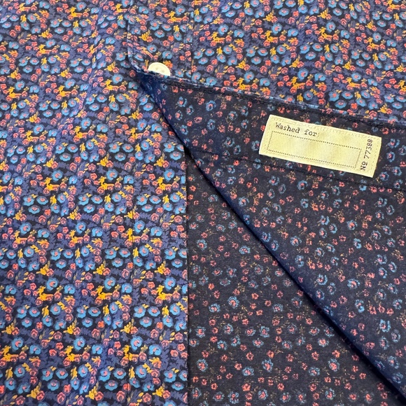 Men’s J. Crew Button Up Shirt (Classic Fit) Medium - Picture 3 of 8